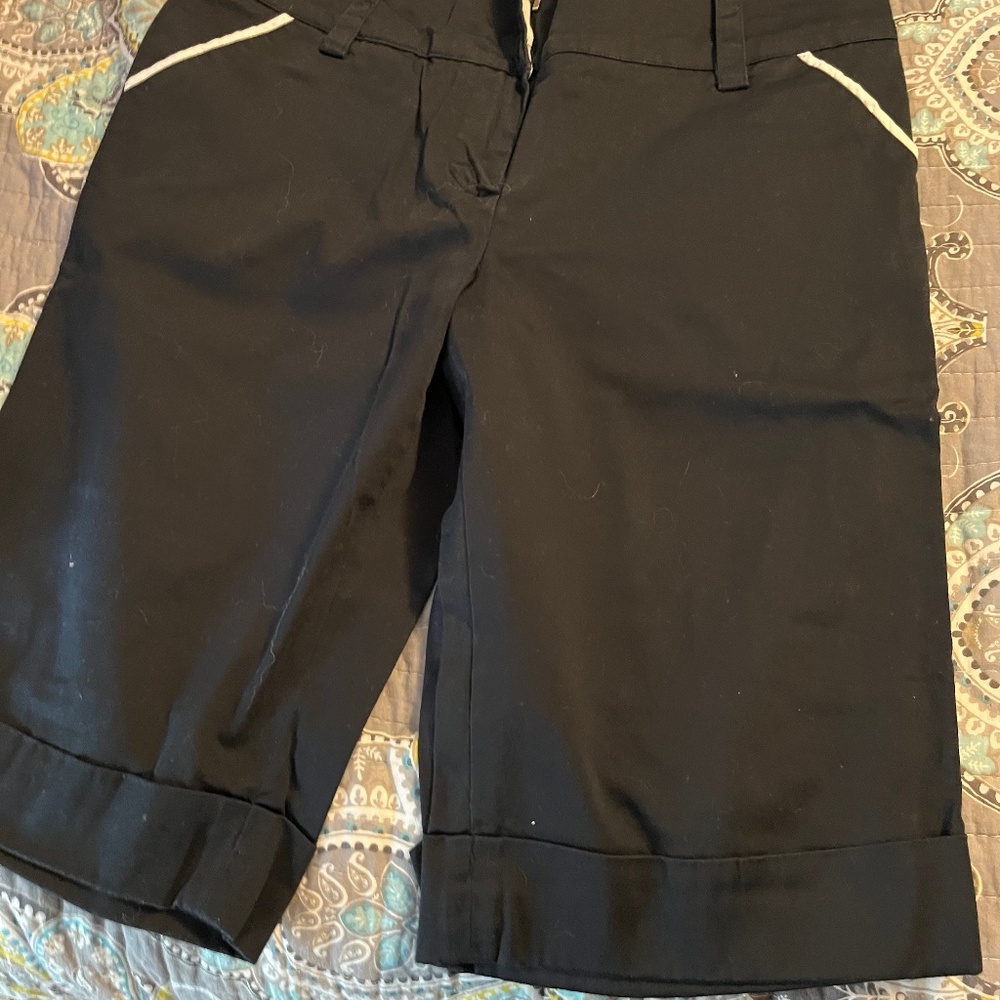 Bermuda shorts - size 8